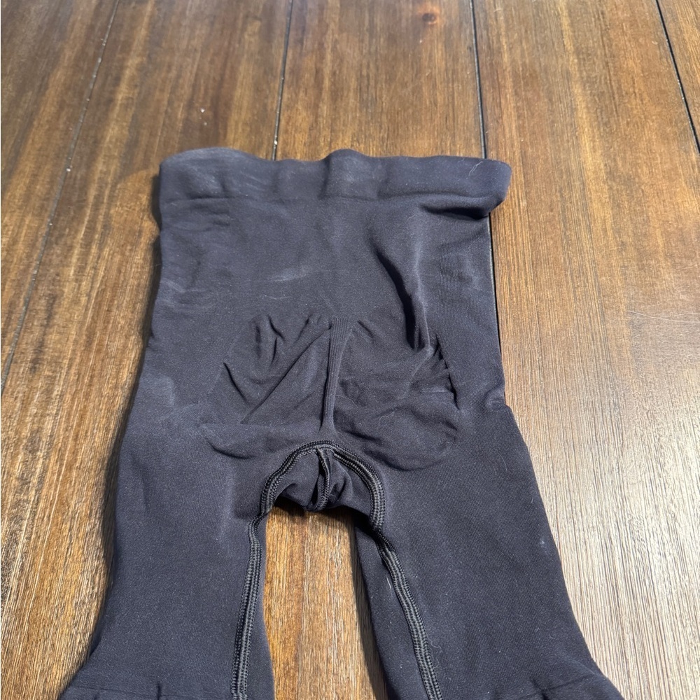 SKIMS Sculpt Mid Thigh Shorts Black Seamless Shapewear High Waist XS - Picture 2 of 4